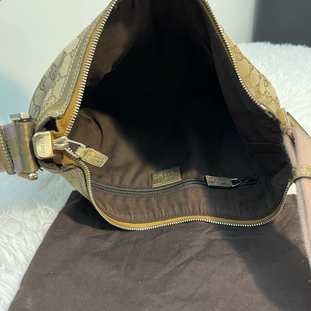 Gucci Beige Monogram Hobo Bag - Picture 9 of 12